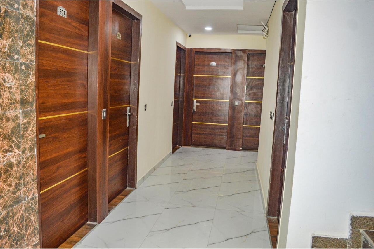 Fabhotel The Golf Inn نويدا المظهر الخارجي الصورة