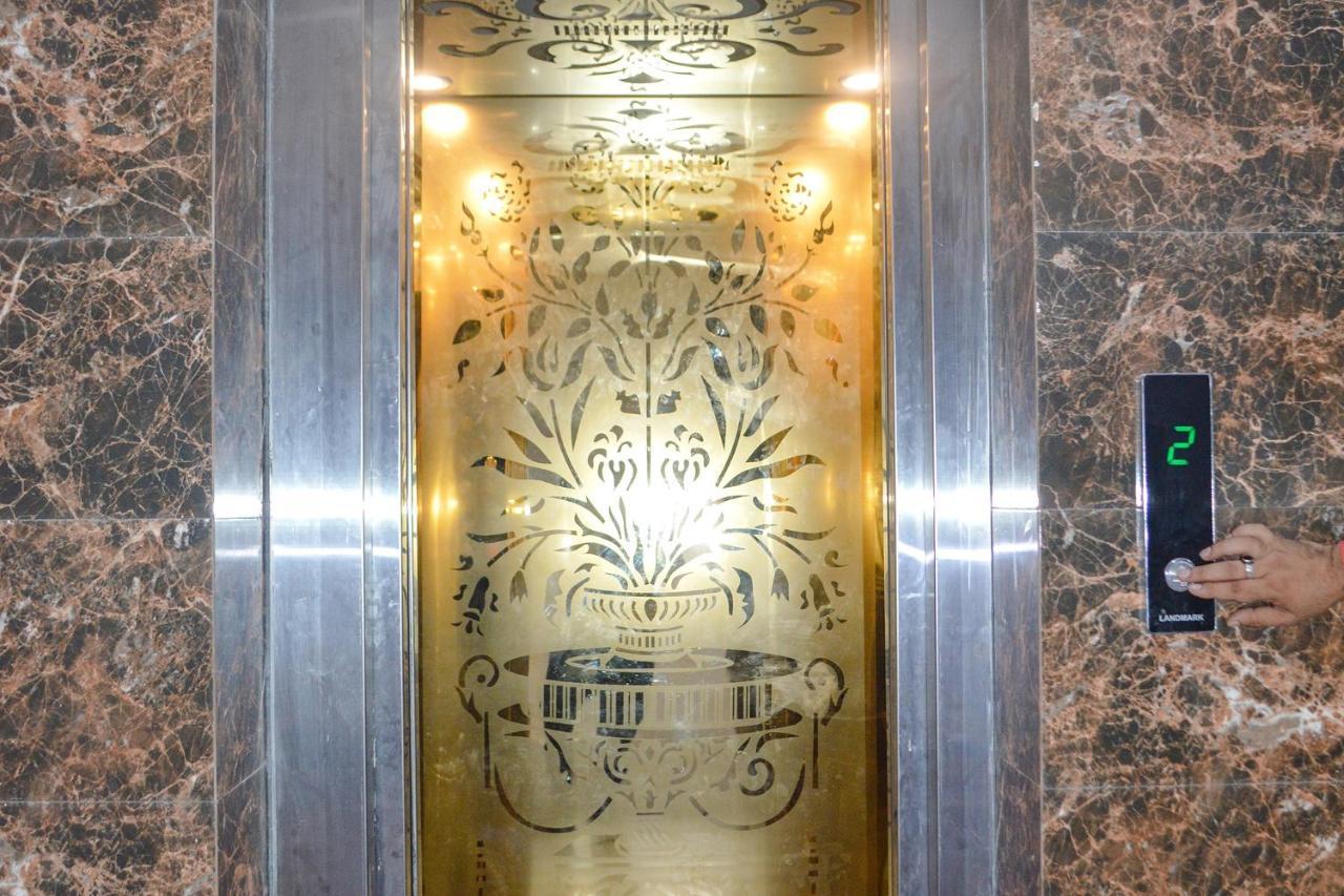 Fabhotel The Golf Inn نويدا المظهر الخارجي الصورة