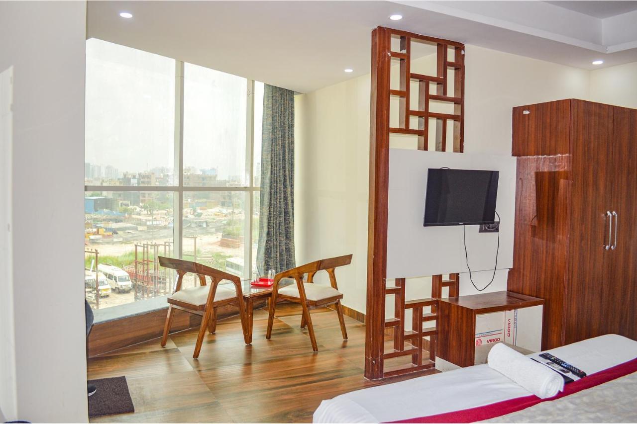Fabhotel The Golf Inn نويدا المظهر الخارجي الصورة